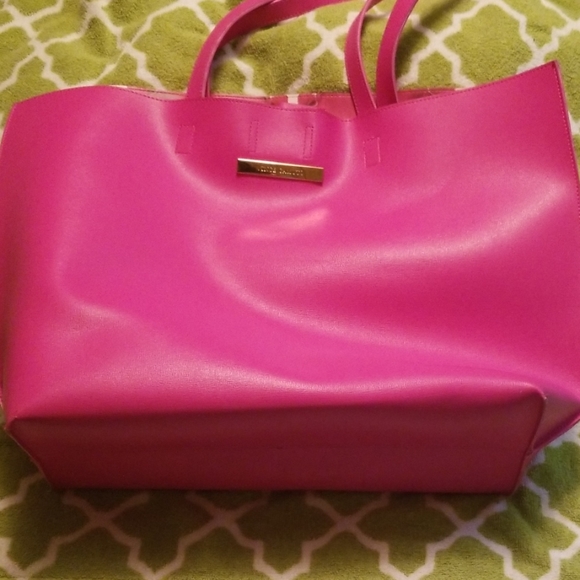 Vince Camuto tote - Picture 1 of 3